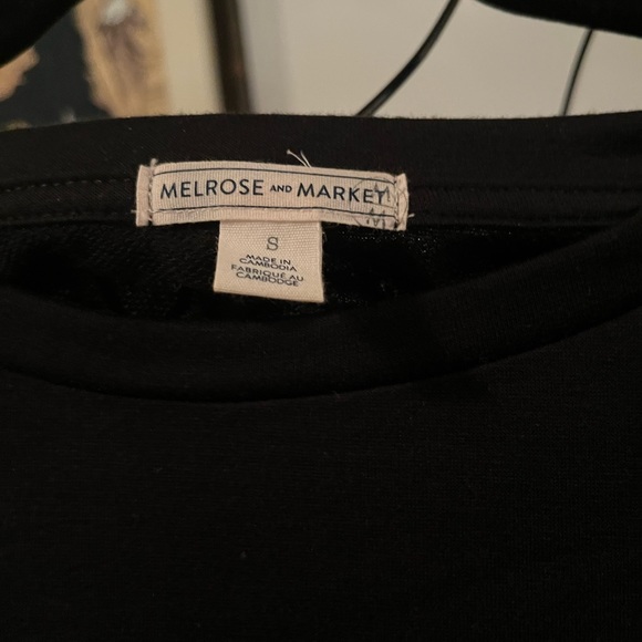 Top - Picture 2 of 2